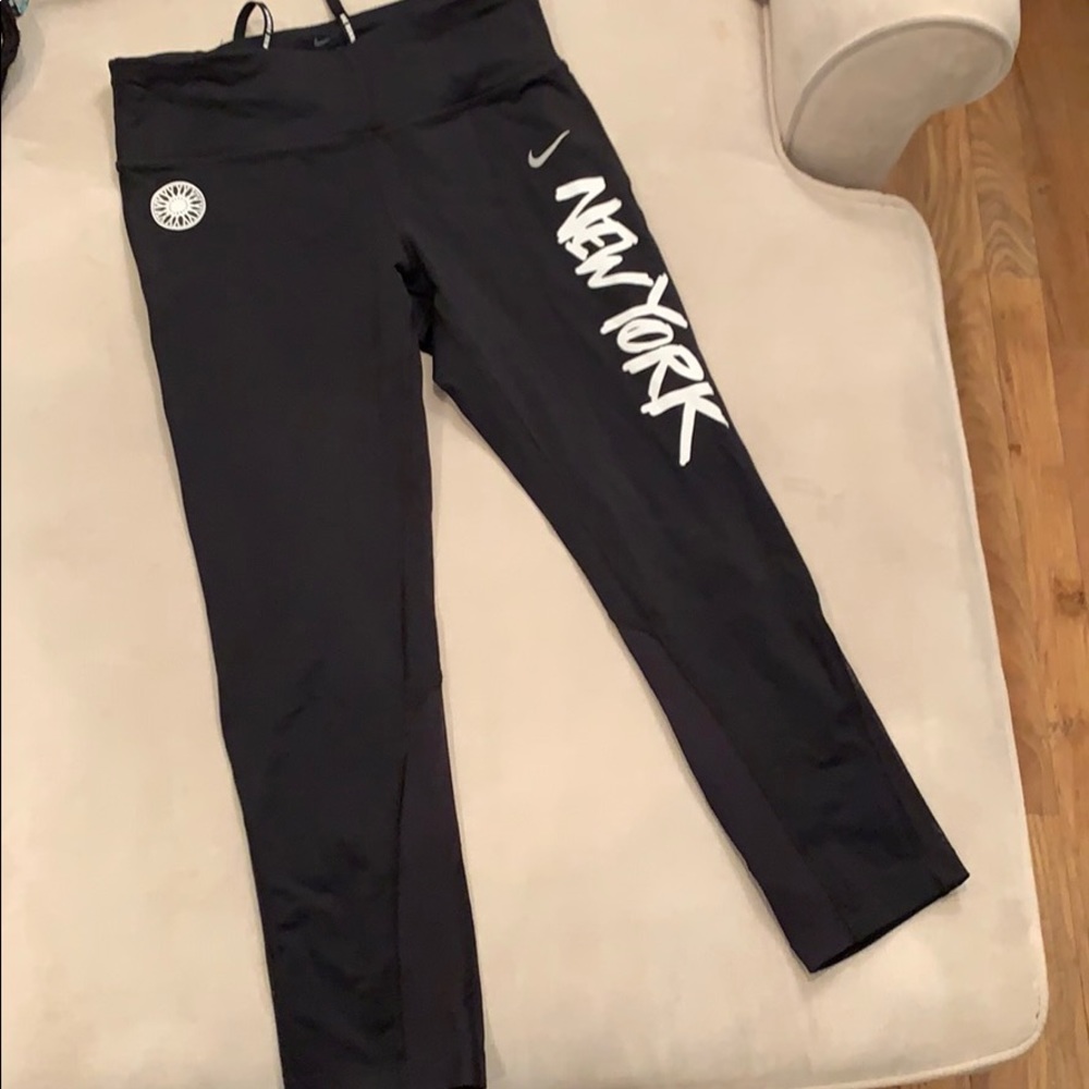 Nike New York Cropped Legging